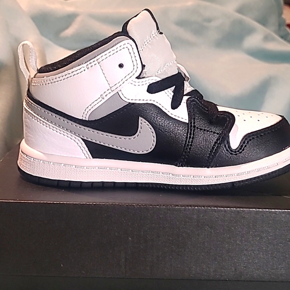 Air Jordan 1 Mid Toddler "White Shadow" - Picture 7 of 12